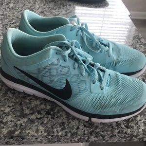 Tiffany blue nike running shoes